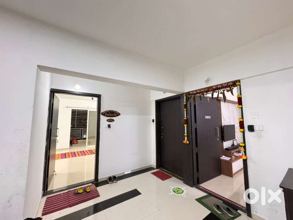 2 BHK, Premium, spacious, semi furnished flat for rent in Pisoli