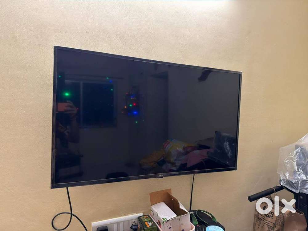 LG TV new like condition at 18k