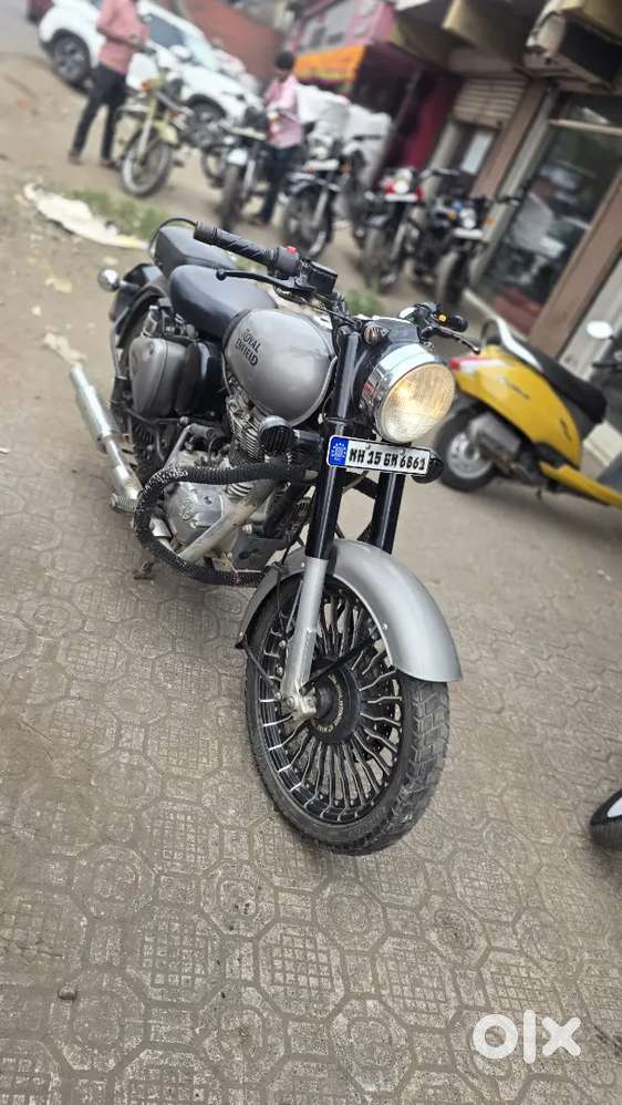 The Bike Zone Nashik Sarda circle with exchange offer available loan