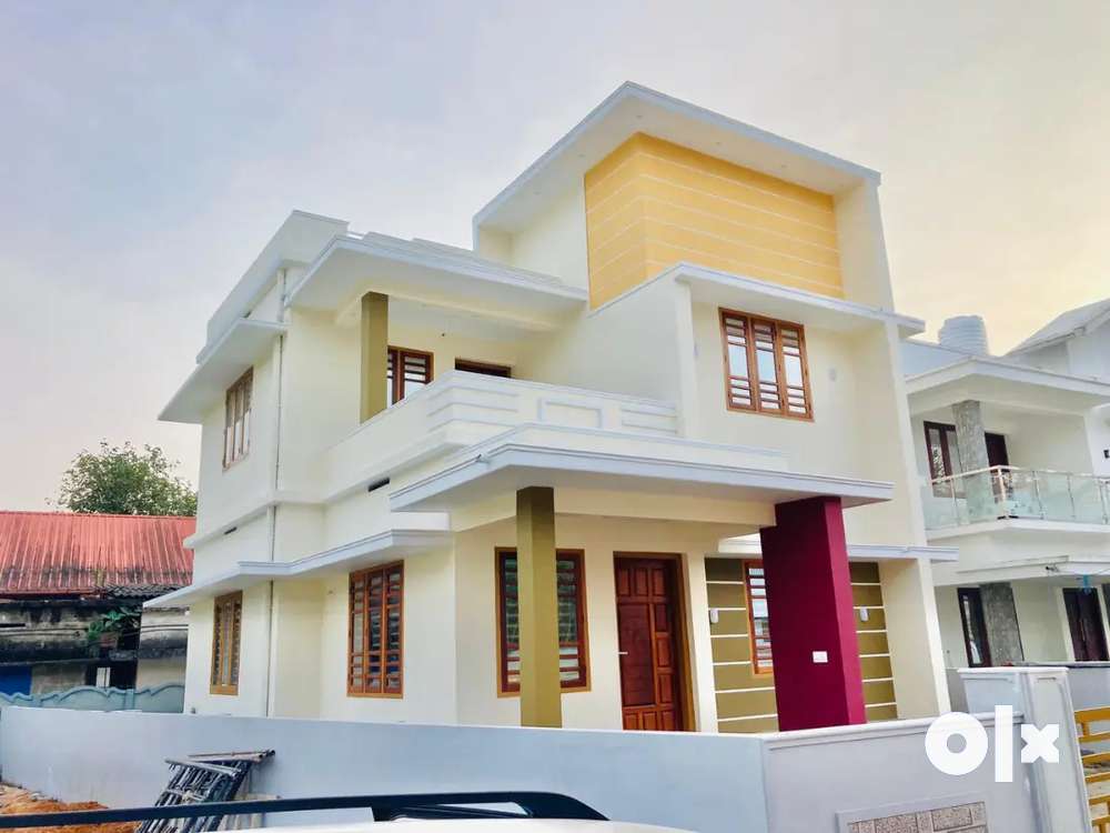 1523 SQFT 4 BHK ATTACHED NEW HOUSE NEAR VALAMBOOR