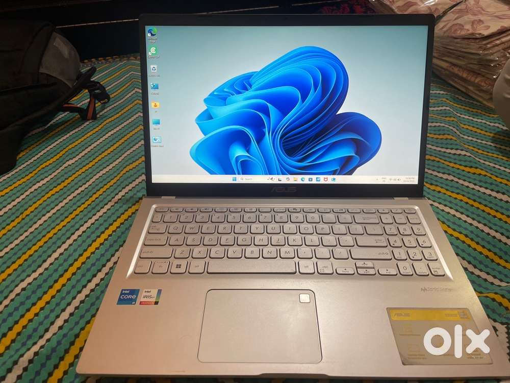 Selling my brand new laptop in mint condition