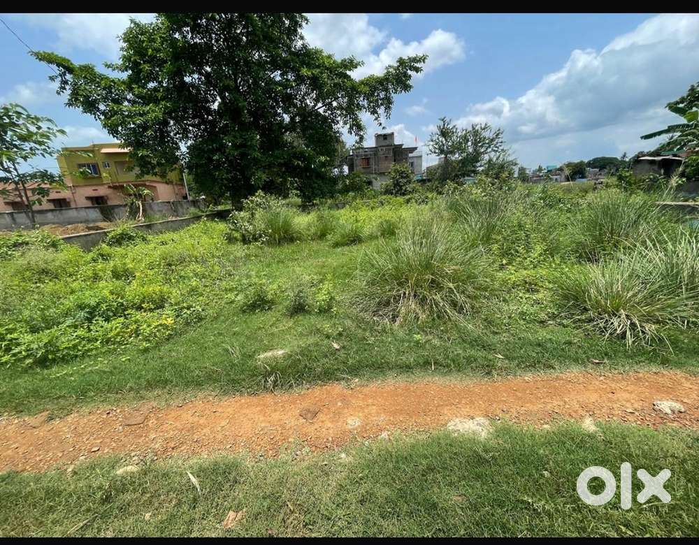 Square shaped 6 Decimil corner plot for resistance