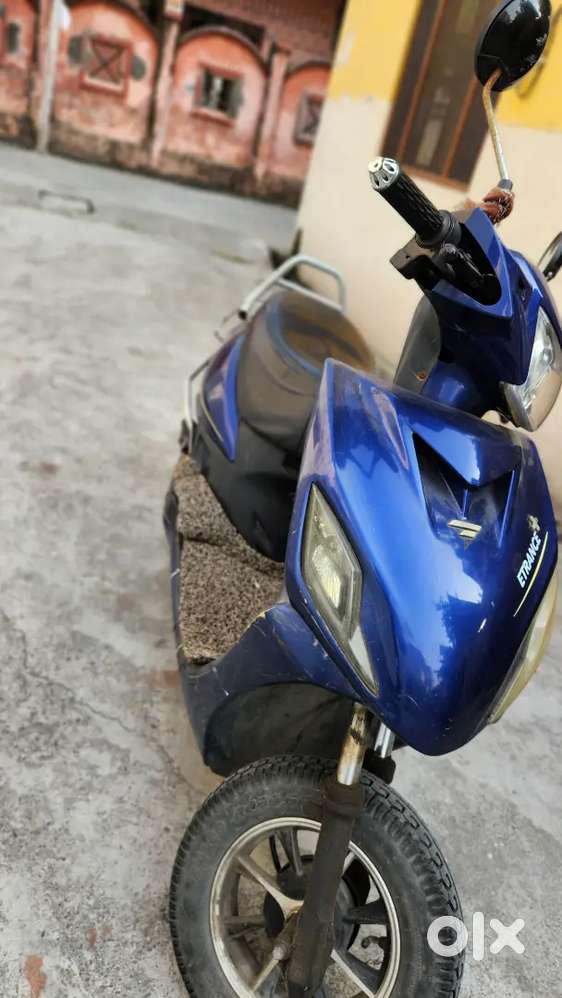 Electric scooty