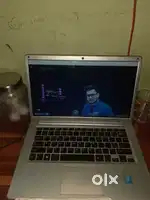 Ultimus laptop