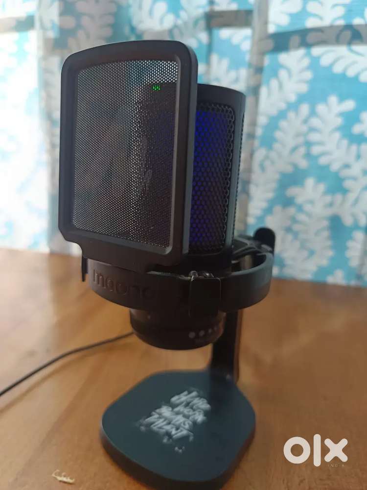 Microphone for gaming and sing