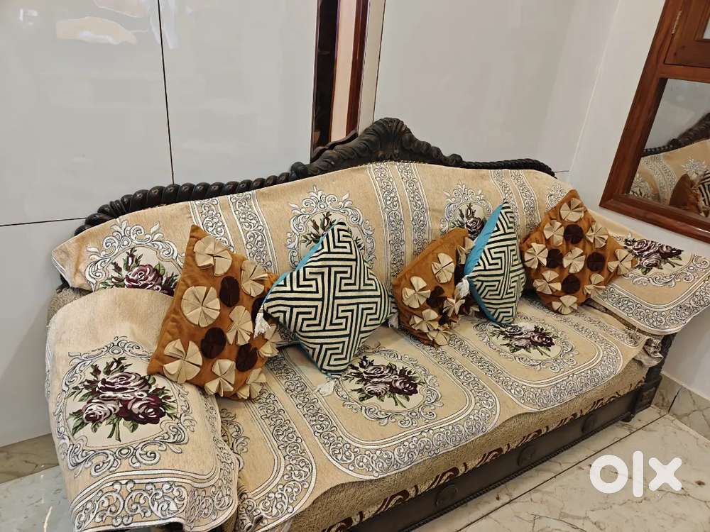 Sofa set 3 piece 7 seater and table