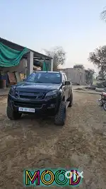 Isuzu Dmax Vcross 5 inch lifted only 1 in india