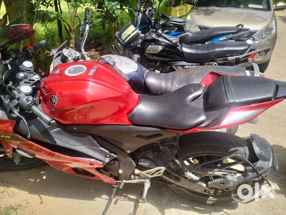 R15 v4 metalic red