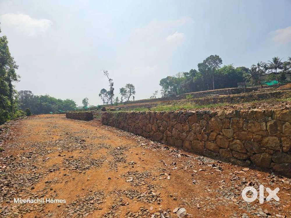 പാലാ - പൊൻകുന്നം റോഡിൽ , ഹൗസ് പ്ലോട്ട് വിൽപ്പനയ്ക്ക്