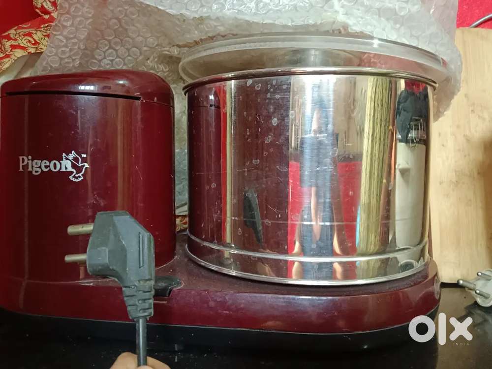 Pigeon Wet Grinder with 2 Stones - Excellent Condition