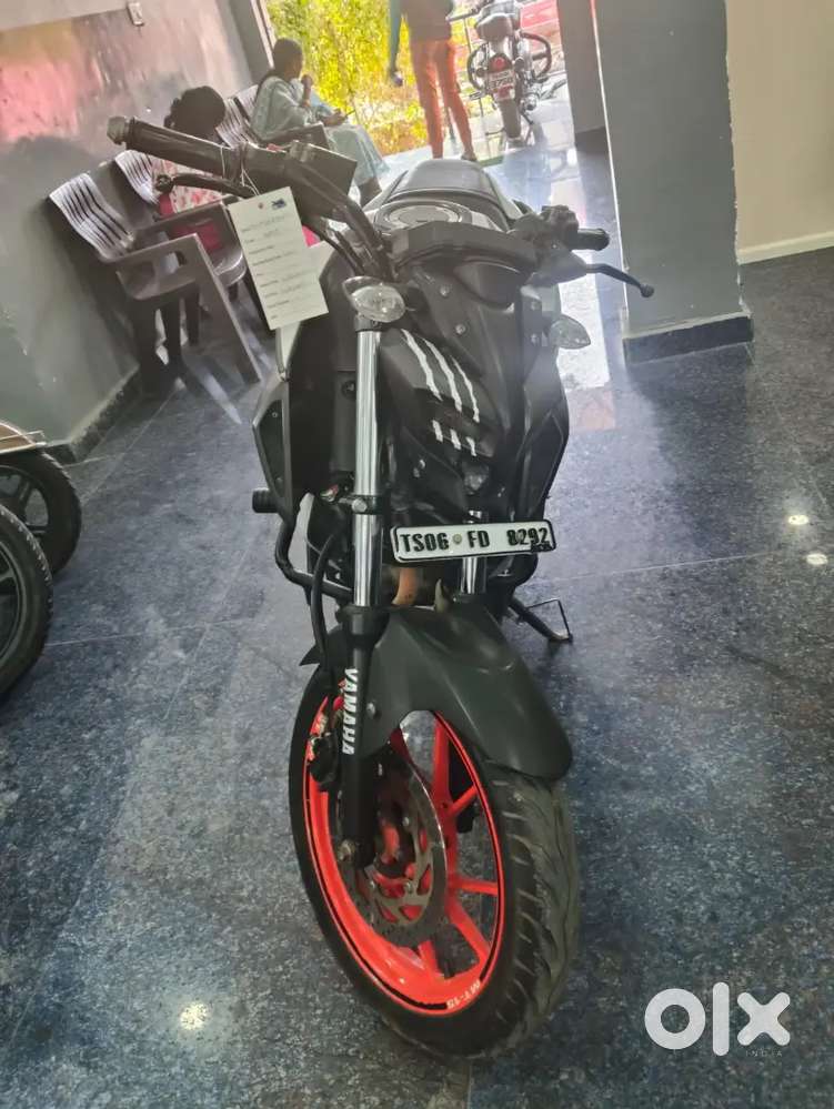 Yamaha MT15 2021 model silver color in exellent condition