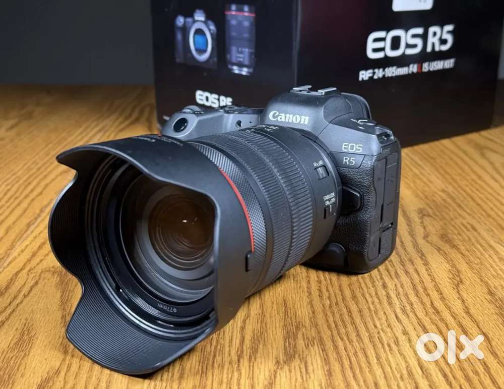 Canon EOS R5 Mirrorless Camera with Canon RF 24-105mm f4 L IS USM Lens