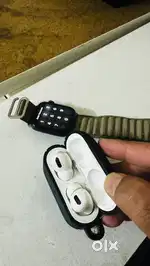 Apple watch SE and Airpods pro