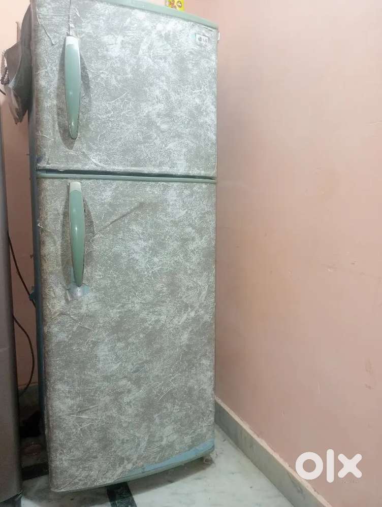 LG Double door fridge-Good condition,Minor parts missing