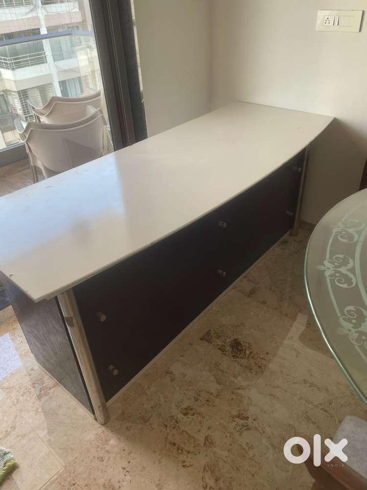 Office table