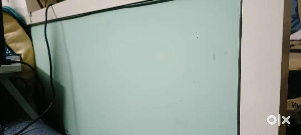 Large Glass shee4 10x3 ft (Good condition)