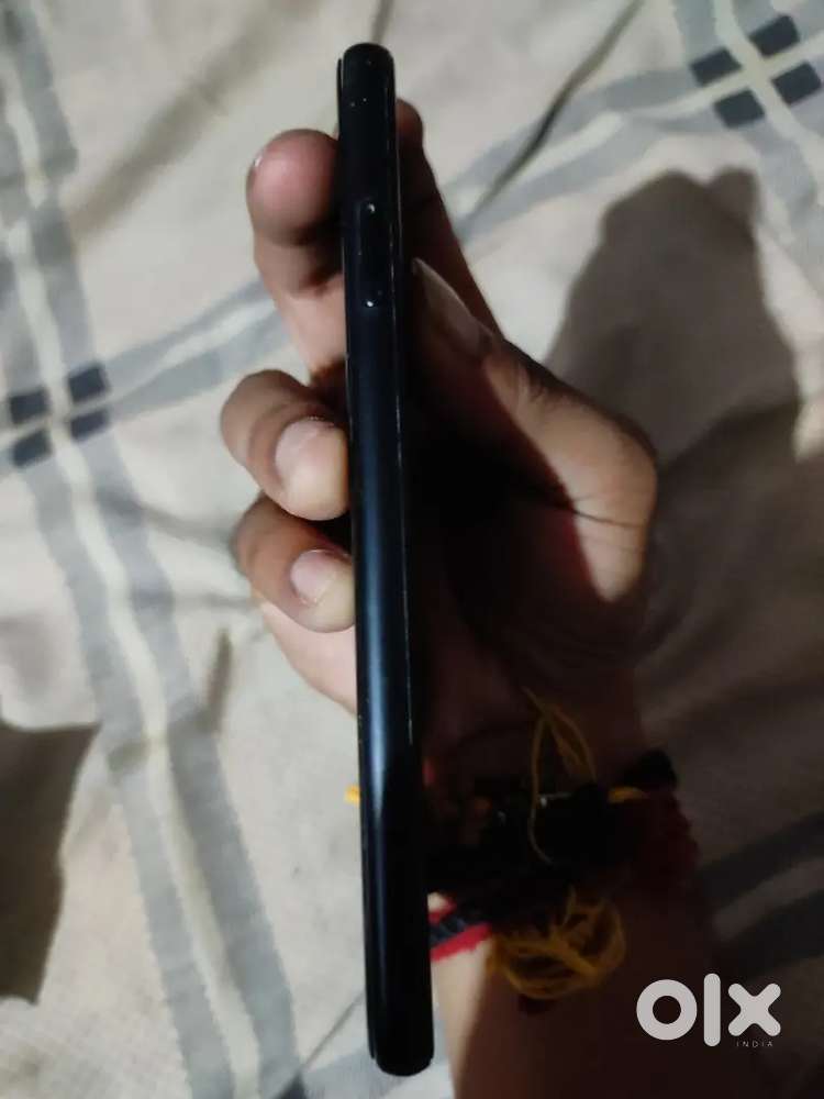 Google pixel 4 6/128Gb display correct hai on off ho raha hai phone