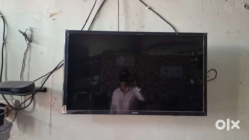 Samsung led 32 inch with remote full working