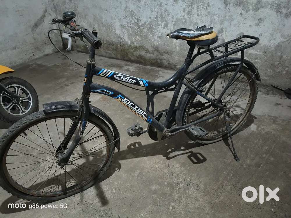 Cycle with new tire