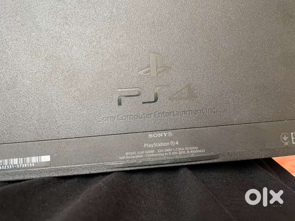 PS4 black 1TB