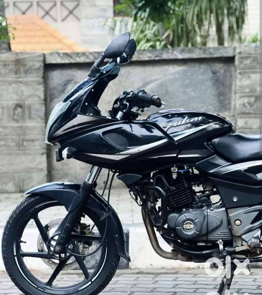 Bajaj pulsar 220