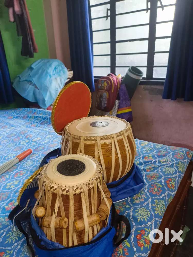 Tabla with Mahogany Wood