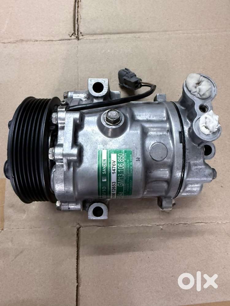 LINEA/PUNTO CAR AC COMPRESSOR SANDEN GENIUNE AND OEM AC COMPRESSOR.