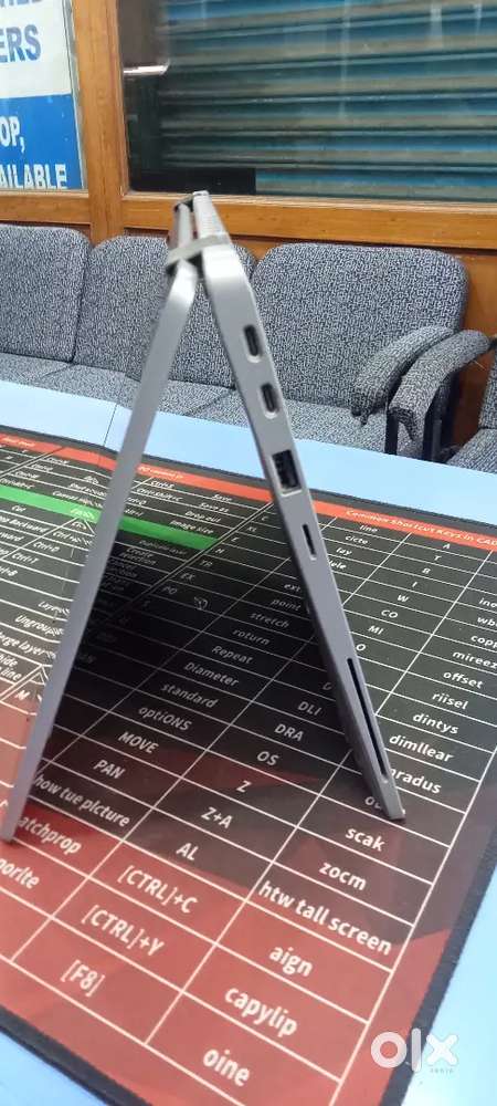 Dell Latitude 5320 360d rotetable touch screen core i5-11 Gen,8Gb RAM,