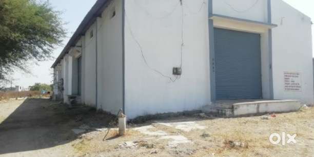 Warehouse on Rent on 100ft Road
