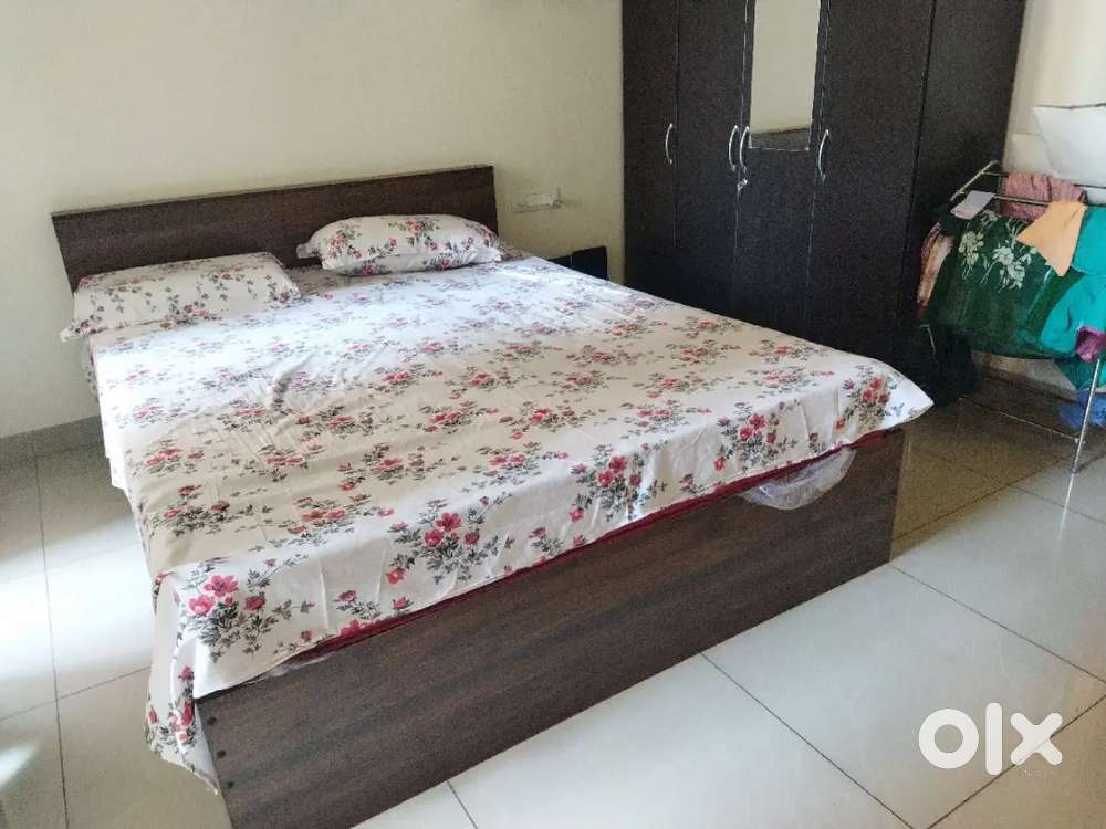 Wakefit queen size cot with mattress