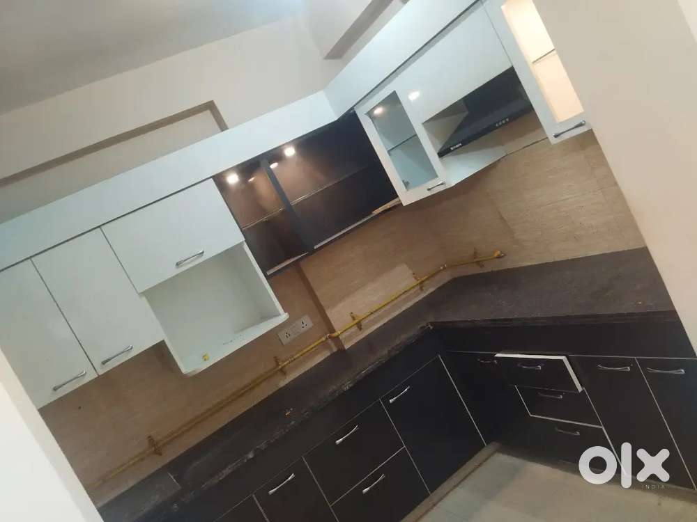 3bhk +sarvint omax R2 gomti nagar