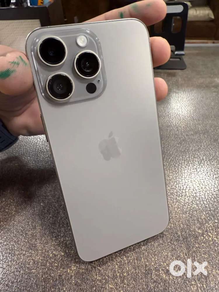 WE DEAL APPLE IPHONE ALL VARIANTS AVAILABLE ITS REFURB WE HAVE A STORE