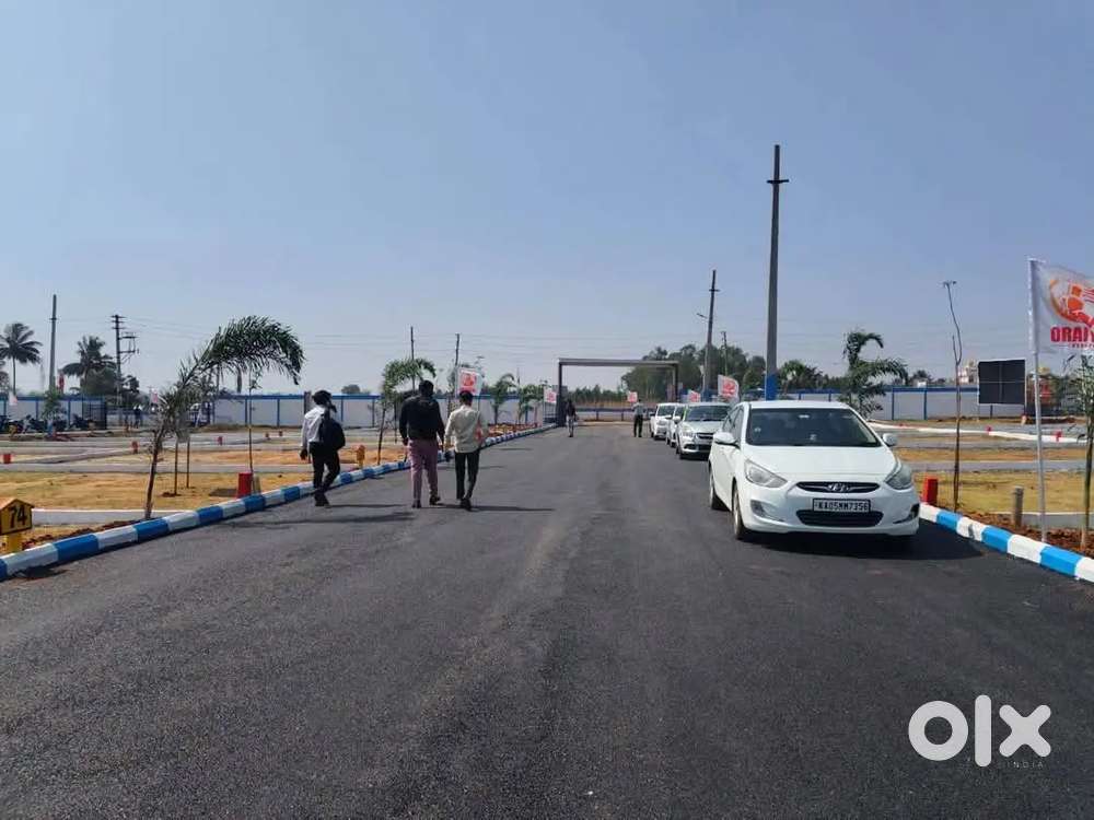 Sultanpur road khurdhi bajar pas plot le ring road se lagi side me