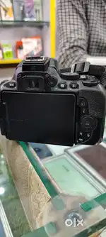 NIKON 5600D