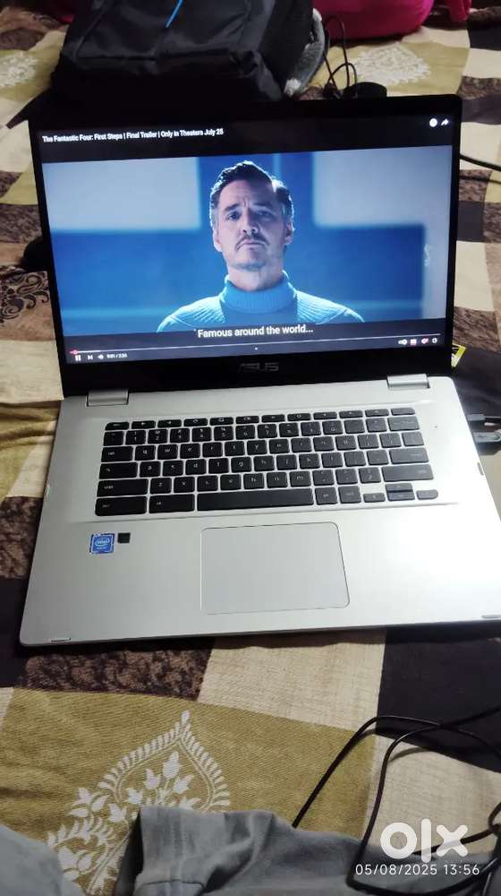 ASUS chrome book rs-6000