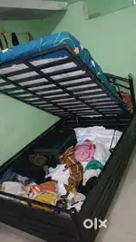 अर्जेन्ट सेल माय बेड 4×6 good condiction... bed all part open