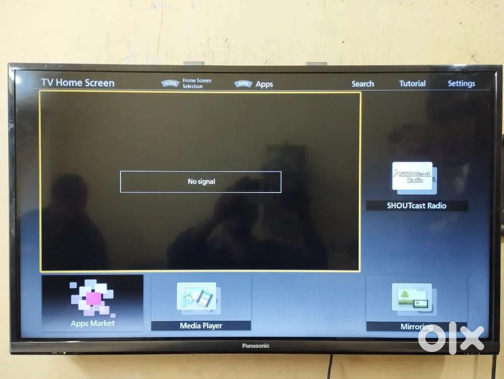 Panasonic Smart led 32 inch with original remote (mod.No.TH-32CS5100D)