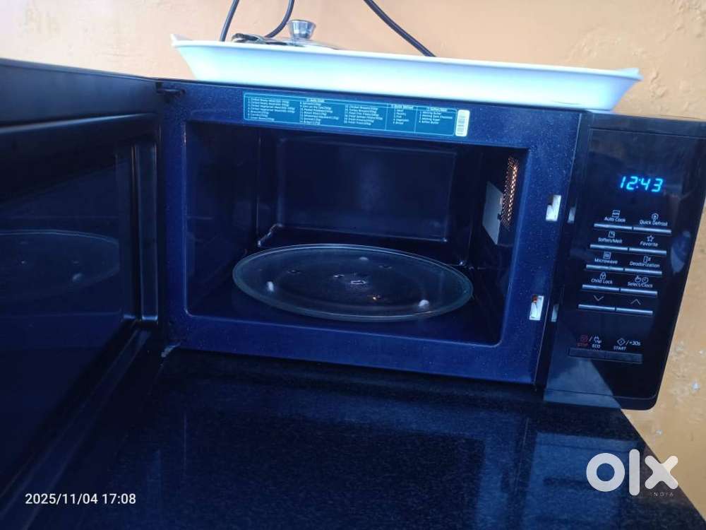 Samsung Microwave Oven, 8 month old