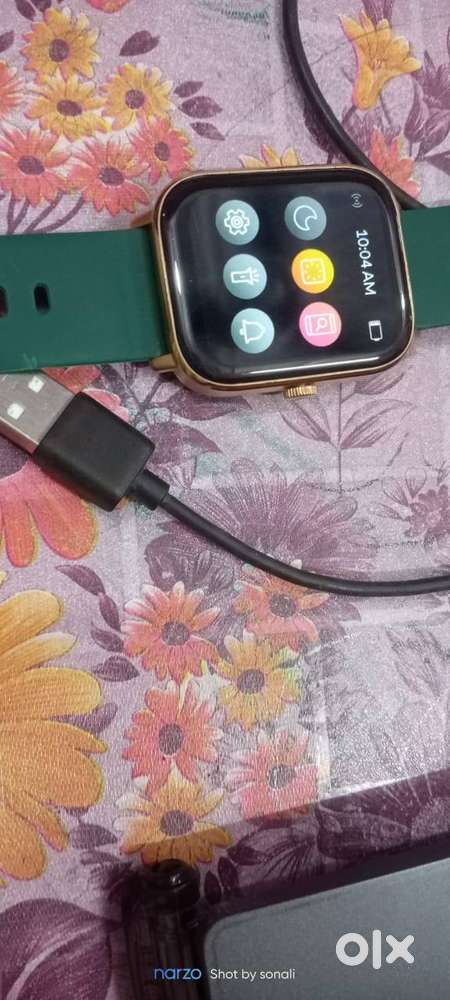 noise icon (smart watch ) ,1 year