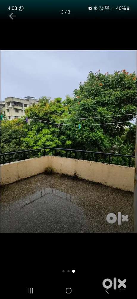 Female room mate required