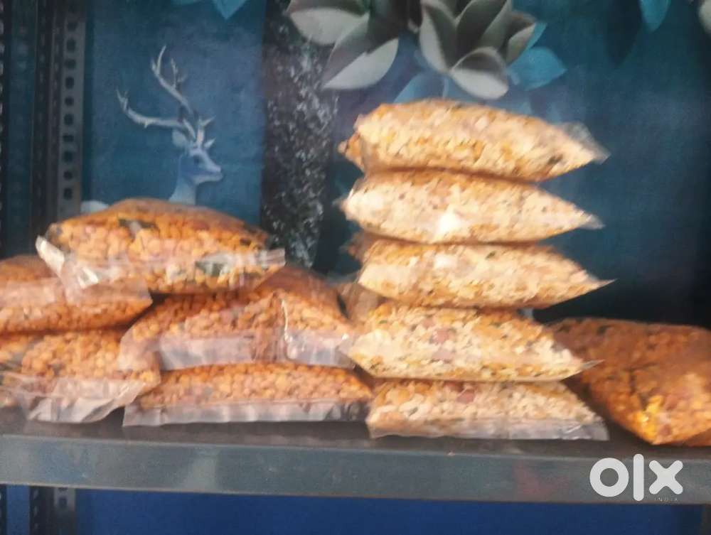 హోమ్ ఫుడ్స్ బిజినెస్ షాప్ లో పనిచేయడానికి మగ మనిషి కావలెను in LB Nagar