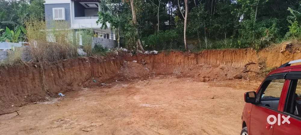 Square plot for sale