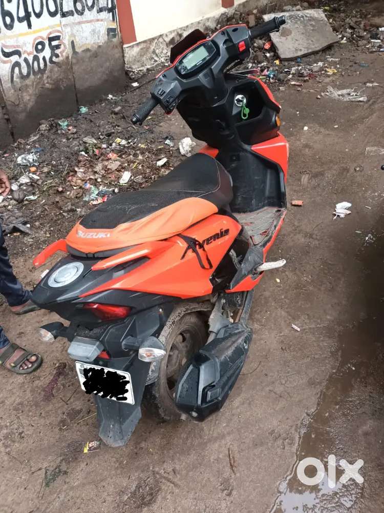 Suzuki avenis 125 1yr scooty