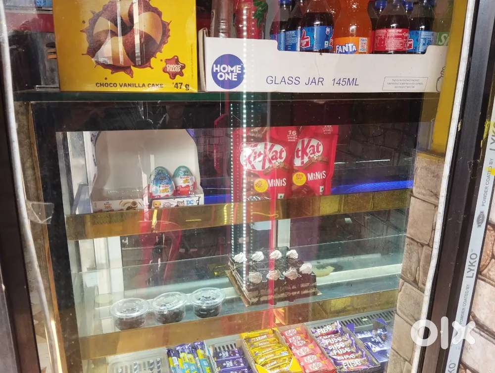 Sale for cake fridge on very good working conditions