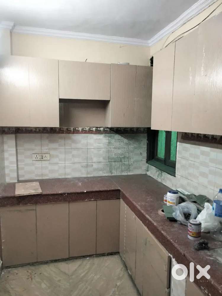2bhk semi furnished flat for rent near uttam Nagar west