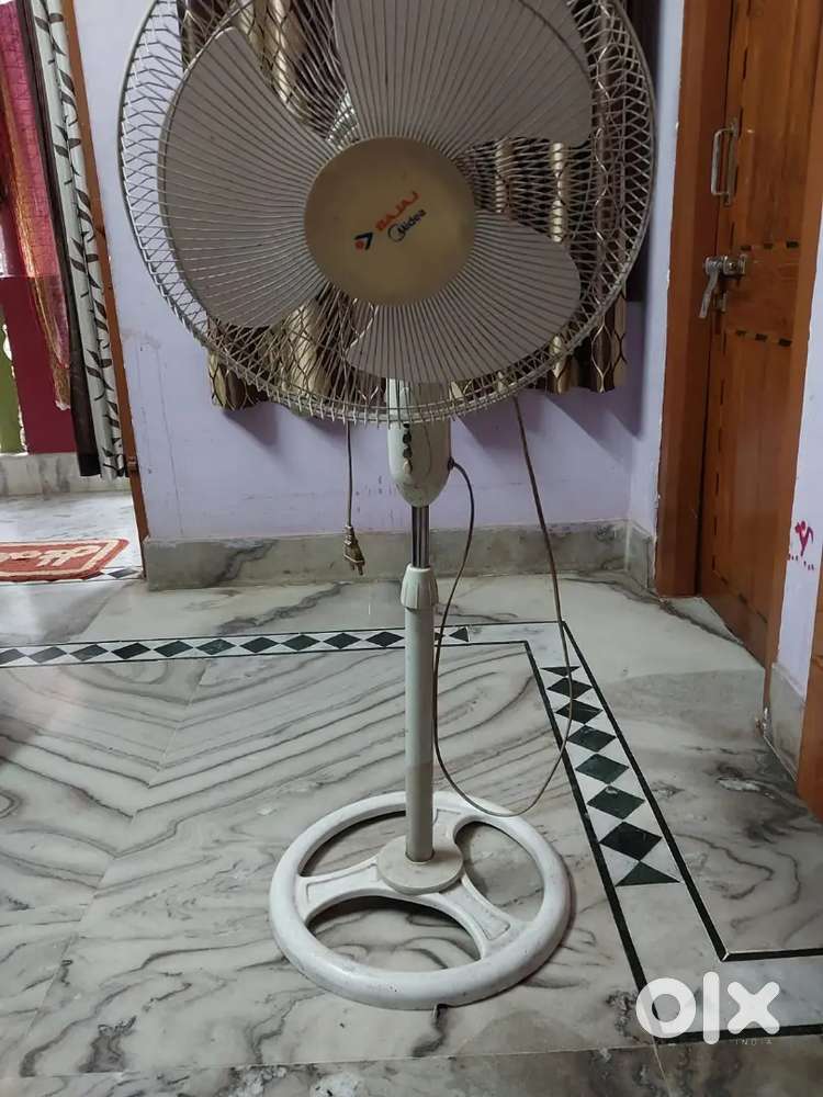 Table fan white