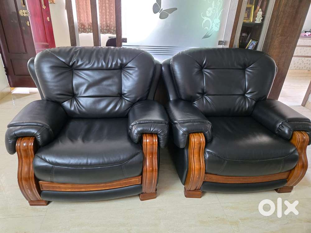 3+1+1 branded HTC sofa in a good condition