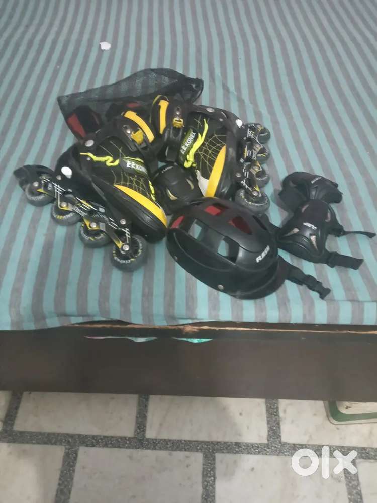 Skating shoes