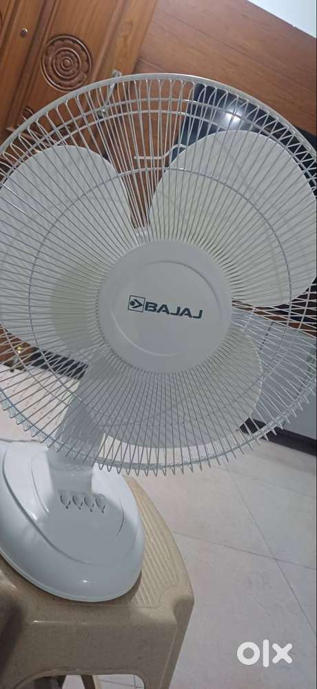 BAJAJ Crest Neo with 2 Year Warranty 400 mm Table Fan