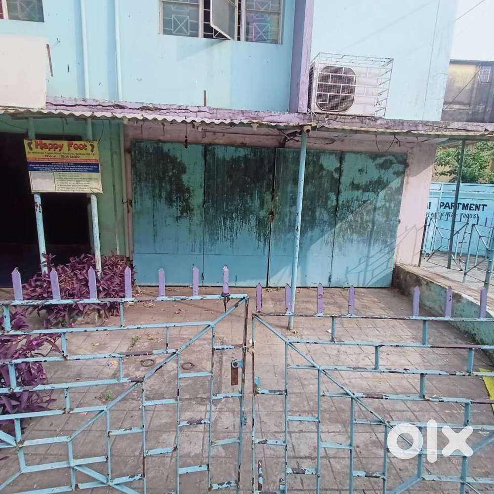 Shop/Showroom space for sale in Dhakuria at 35 Lacs